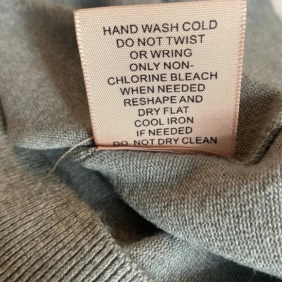 Philosophy gray ruffled sweater size small short sleeve crewneck - Picture 6 of 6